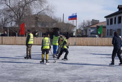 Соревнования по шорт-треку и хоккею с мячом в п. Хоронхой